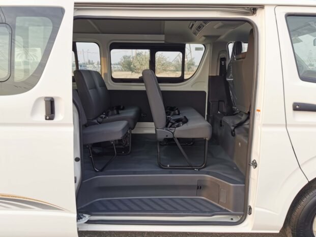 TOYOTA HIACE STANDARD ROOF 2022 DIESEL V4 2.5L M/T