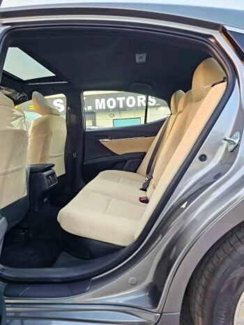 TOYOTA CAMRY Image 12