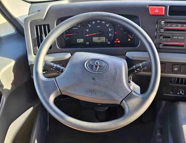 TOYOTA COASTER 23 STR 2025 DIESEL V4 2.8L A/T