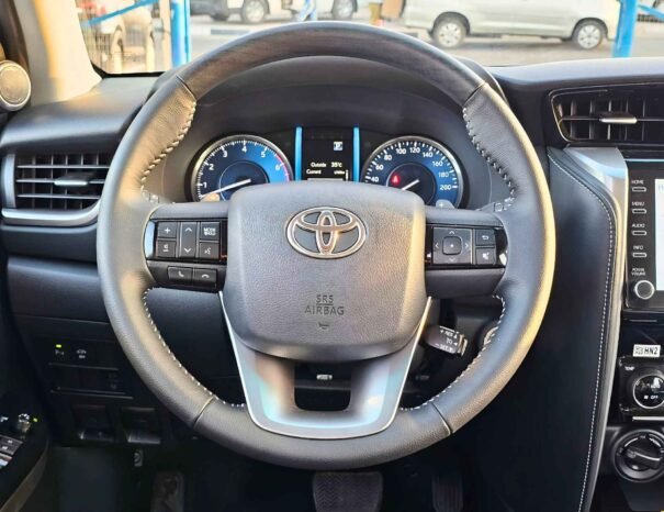 TOYOTA FORTUNER SR5 ADVENTURE PETROL V6 4.0L A/T
