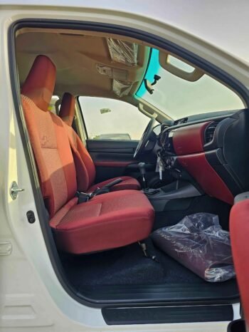 TOYOTA HILUX Image 5