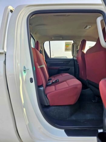 TOYOTA HILUX Image 3