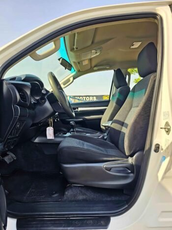TOYOTA HILUX Image 7