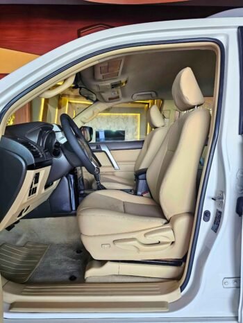 TOYOTA PRADO Image 8