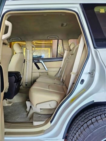 TOYOTA PRADO Image 6