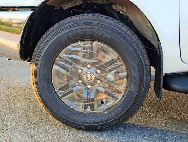 TOYOTA HILUX SR5 GLXV WIDE BODY 2025 PETROL V4 2.7L A/T