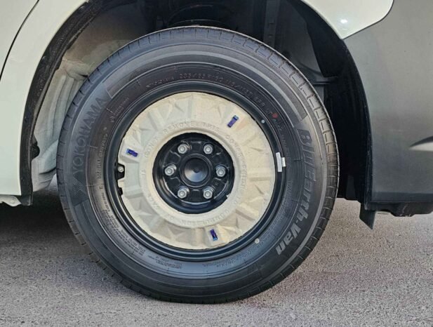 TOYOTA HIACE HIGHROOF DX PASSENGER 2025 PETROL V6 3.5L A/T