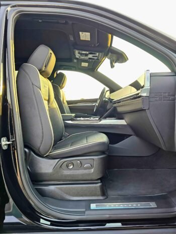 CADILLAC ESCLADE Image 9