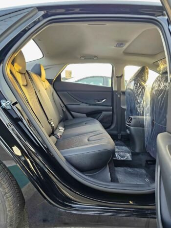 HYUNDAI ELANTRA Image 6