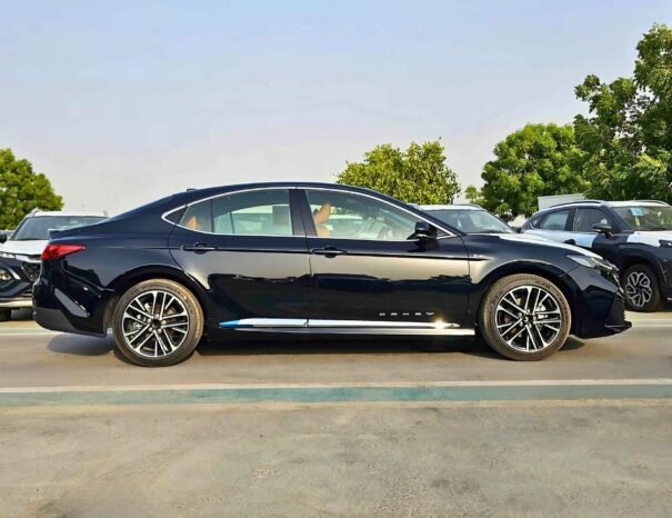 TOYOTA CAMRY LUMIERE 2025 HYBRID V4 2.5L A/T