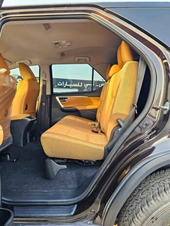 TOYOTA FORTUNER Image 4