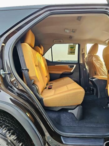 TOYOTA FORTUNER Image 3