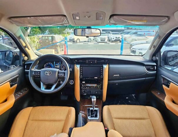 TOYOTA FORTUNER 2025 PETROL V4 2.7L A/T