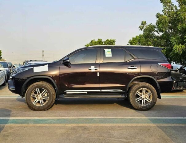 TOYOTA FORTUNER 2025 PETROL V4 2.7L A/T