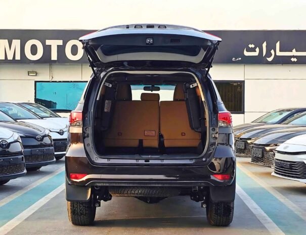 TOYOTA FORTUNER 2025 PETROL V4 2.7L A/T