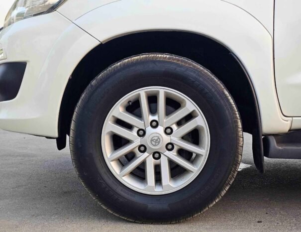 TOYOTA FORTUNER EXR 2015 PETROL V4 2.7L A/T