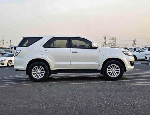 TOYOTA FORTUNER EXR 2015 PETROL V4 2.7L A/T