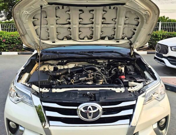 TOYOTA FORTUNER EXR 2019 PETROL V4 2.7L A/T