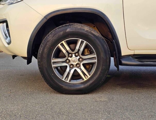 TOYOTA FORTUNER EXR 2019 PETROL V4 2.7L A/T