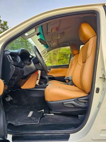 TOYOTA FORTUNER Image 10