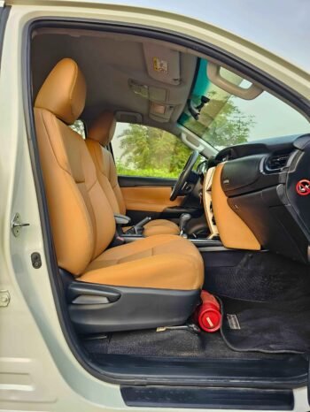 TOYOTA FORTUNER Image 7
