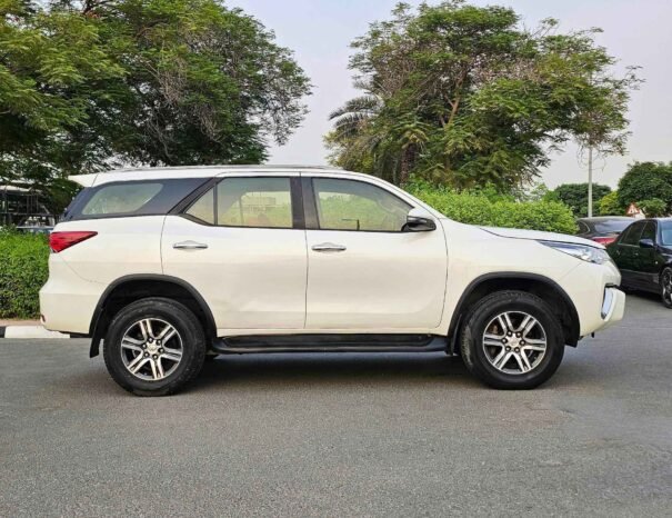 TOYOTA FORTUNER EXR 2019 PETROL V4 2.7L A/T