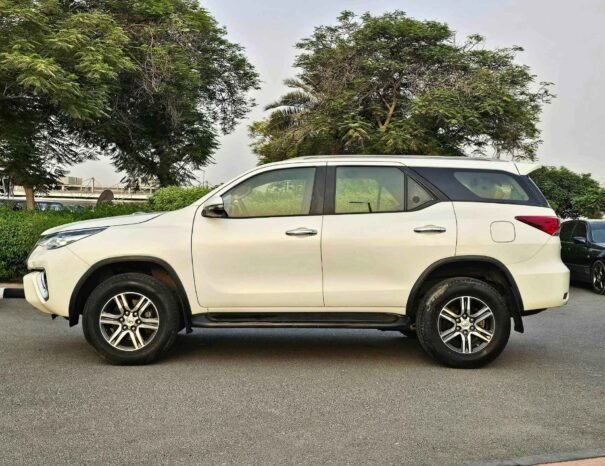 TOYOTA FORTUNER EXR 2019 PETROL V4 2.7L A/T