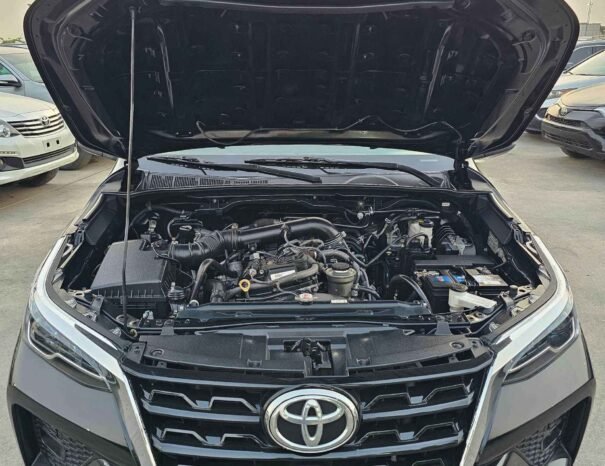 TOYOTA FORTUNER EXR 2020 NEW SHAPE PETROL V4 2.7L A/T