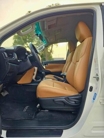 TOYOTA FORTUNER Image 7