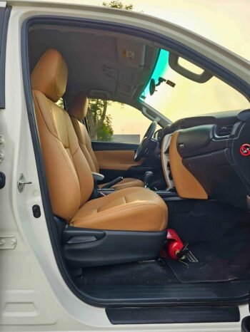 TOYOTA FORTUNER Image 6