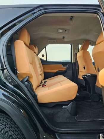 TOYOTA FORTUNER Image 5
