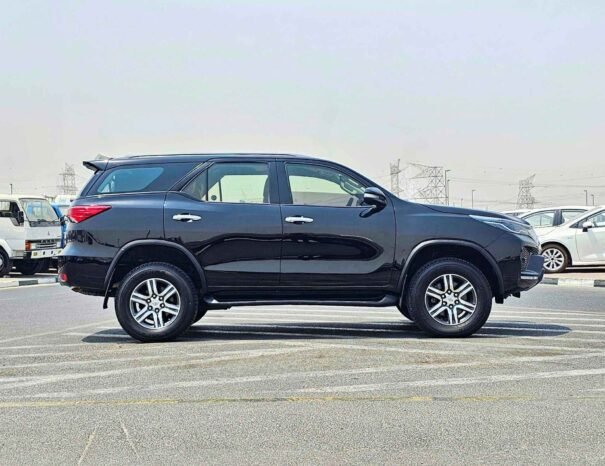 TOYOTA FORTUNER EXR 2020 NEW SHAPE PETROL V4 2.7L A/T
