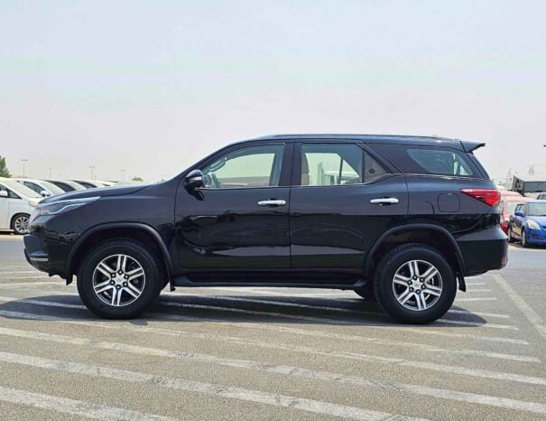 TOYOTA FORTUNER EXR 2020 NEW SHAPE PETROL V4 2.7L A/T