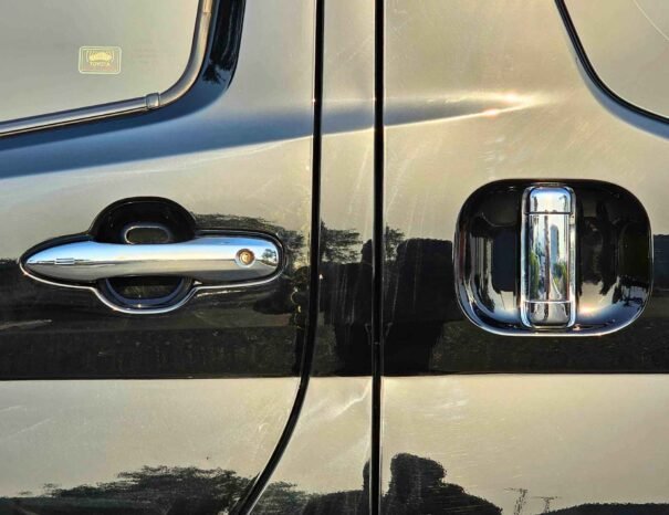 TOYOTA GRANVIA PREMIUM 2023 БЕНЗИН V6 3,5 Л А/Т