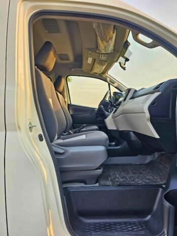TOYOTA HIACE Image 7