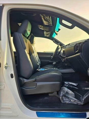 TOYOTA HILUX Image 5
