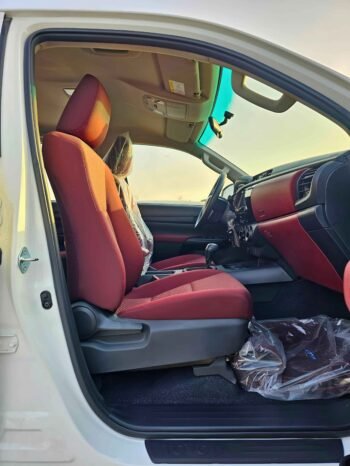 TOYOTA HILUX Image 6