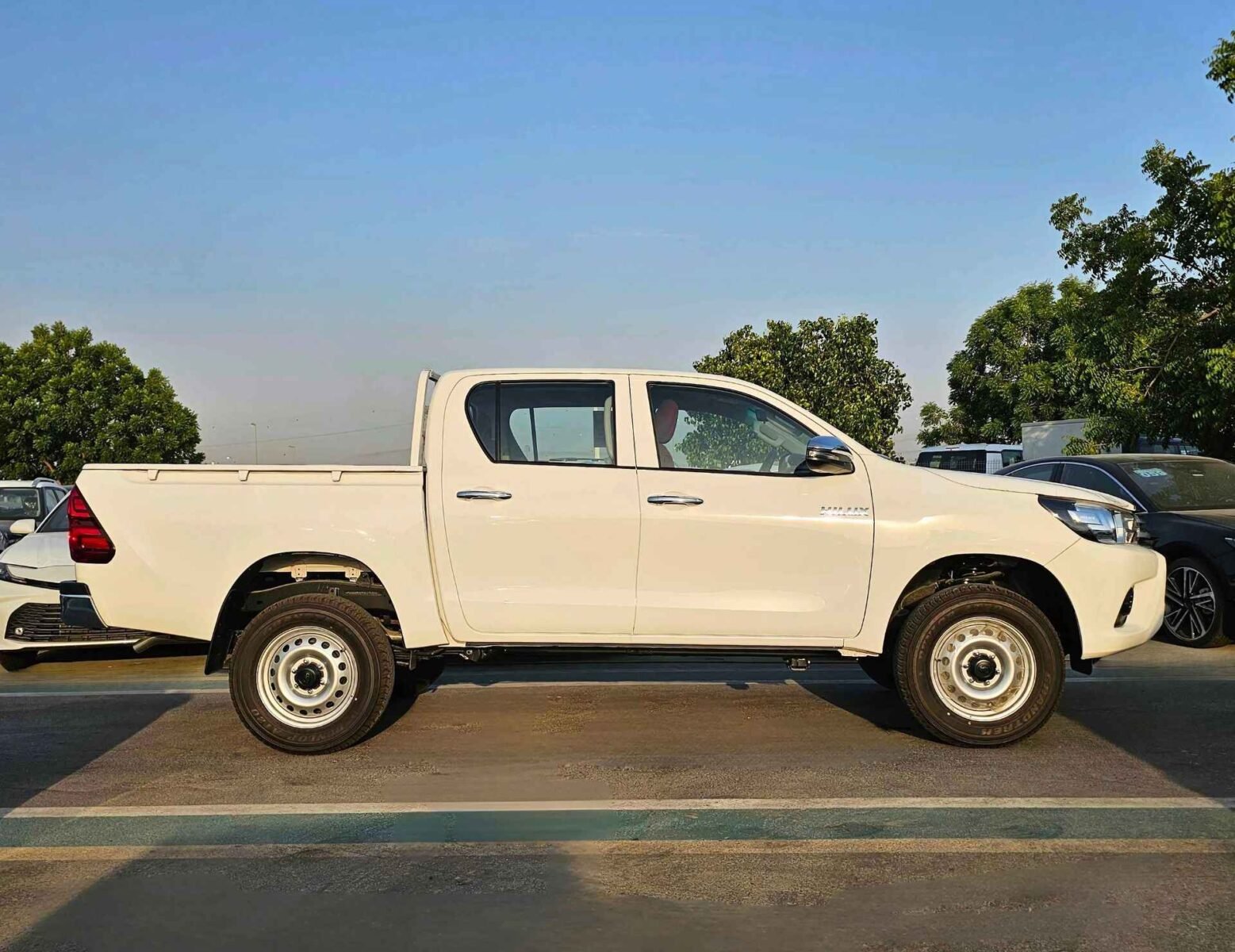 Unstoppable Toyota Hilux DLX-G 2025 – Rugged 4x4 Diesel Pickup
