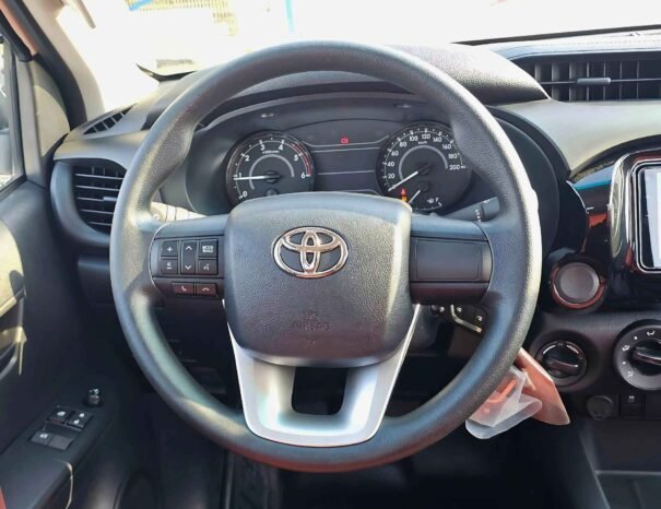 TOYOTA HILUX SINGLE CABIN BASIC 5+2 HOOKS LONG BODY 2025 DIESEL V4 2.4L M/T