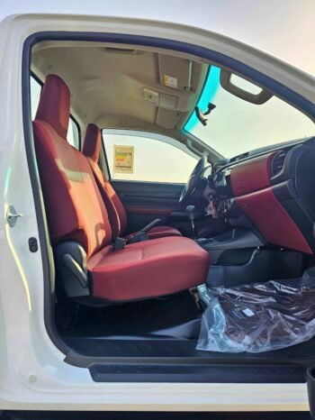 TOYOTA HILUX Image 5