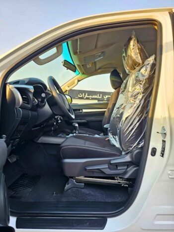 TOYOTA HILUX Image 9
