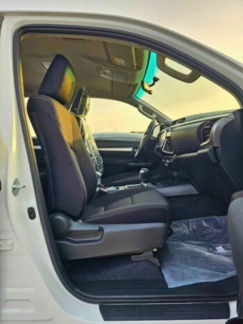 TOYOTA HILUX Image 8