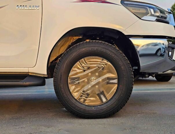 TOYOTA HILUX SR5 WIDE BODY 2025 PETROL V4 2.7L A/T