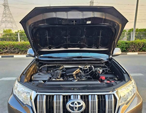 TOYOTA PRADO VXR 2018 PETROL V4 2.7L A/T