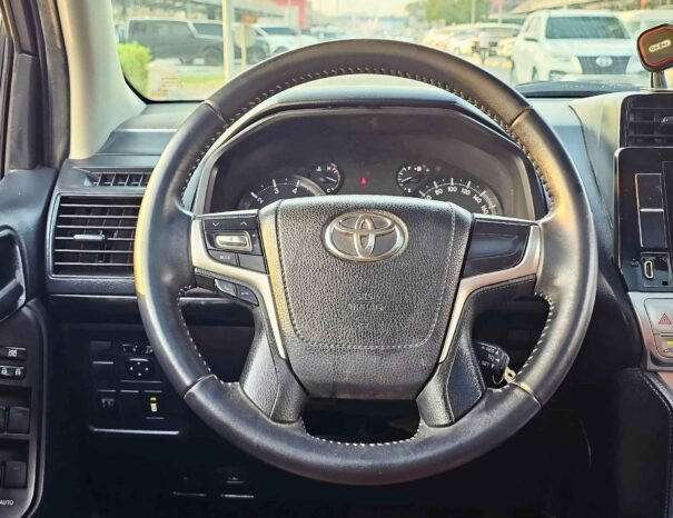 TOYOTA PRADO VXR 2018 PETROL V4 2.7L A/T