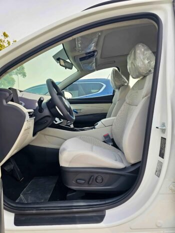 HYUNDAI TUCSON Image 9