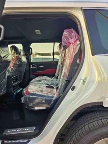 TOYOTA LANDCRUISER Image 8