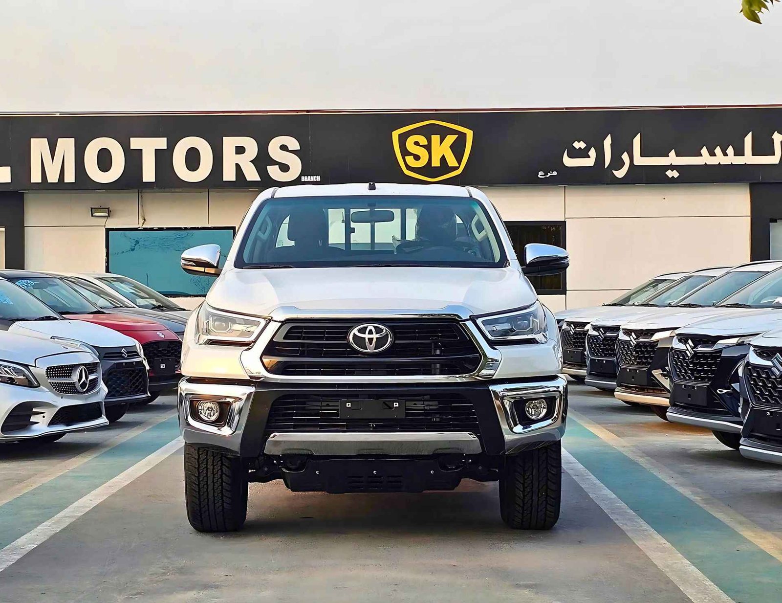TOYOTA HILUX SR5 WIDE BODY 2025 PETROL 2.7L V4 4WD M/T