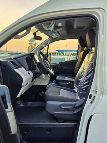 TOYOTA HIACE Image 7