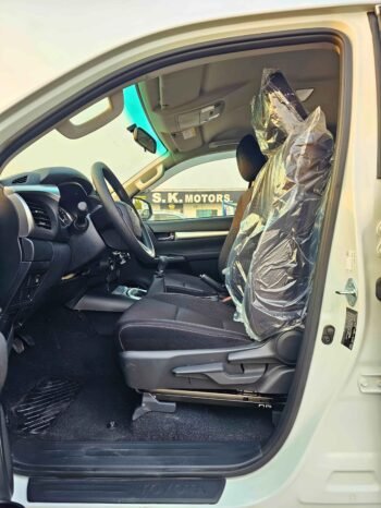 TOYOTA HILUX Image 8
